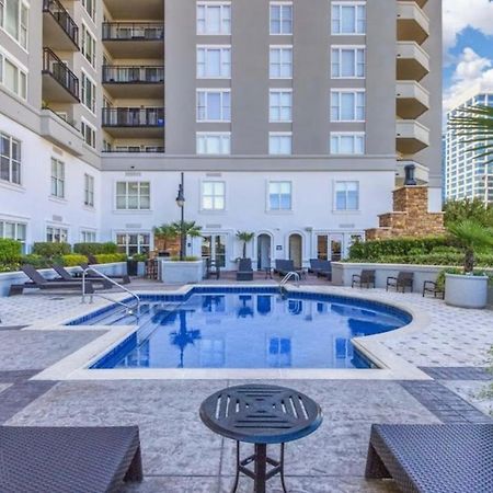 Spacious 2 Bed, 2 Bath Uptown Gem In The Heart Of The City-Parking-Wi-Fi-Balcony Cgv Шарлът Екстериор снимка