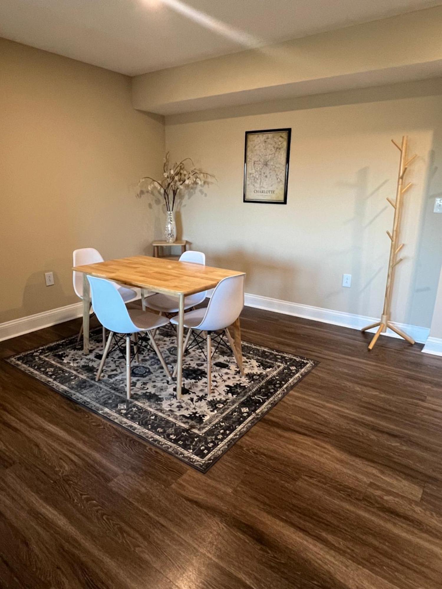 Spacious 2 Bed, 2 Bath Uptown Gem In The Heart Of The City-Parking-Wi-Fi-Balcony Cgv Шарлът Екстериор снимка