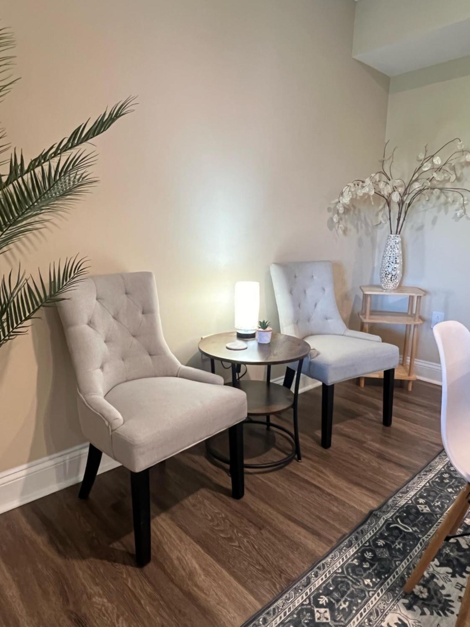 Spacious 2 Bed, 2 Bath Uptown Gem In The Heart Of The City-Parking-Wi-Fi-Balcony Cgv Шарлът Екстериор снимка